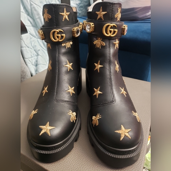 🚫SOLD🚫 Gucci Calfskin Bee Star Embroidered Ankle Boots size 36.5 - Picture 1 of 8